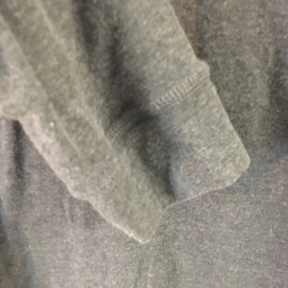 The North Face Henley Long Sleeve Shirt Medium Gray Casual Lightweight Stretch